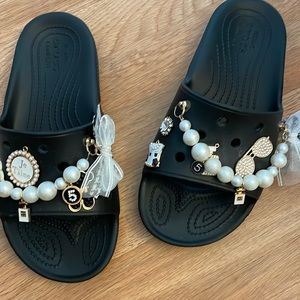 Croc slides w charms